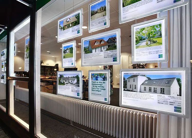 Real Estate LED Signage Shop LED Displays - VitrineMedia Australia VM TWO Vitrine Media LED Real Estate Displays 10